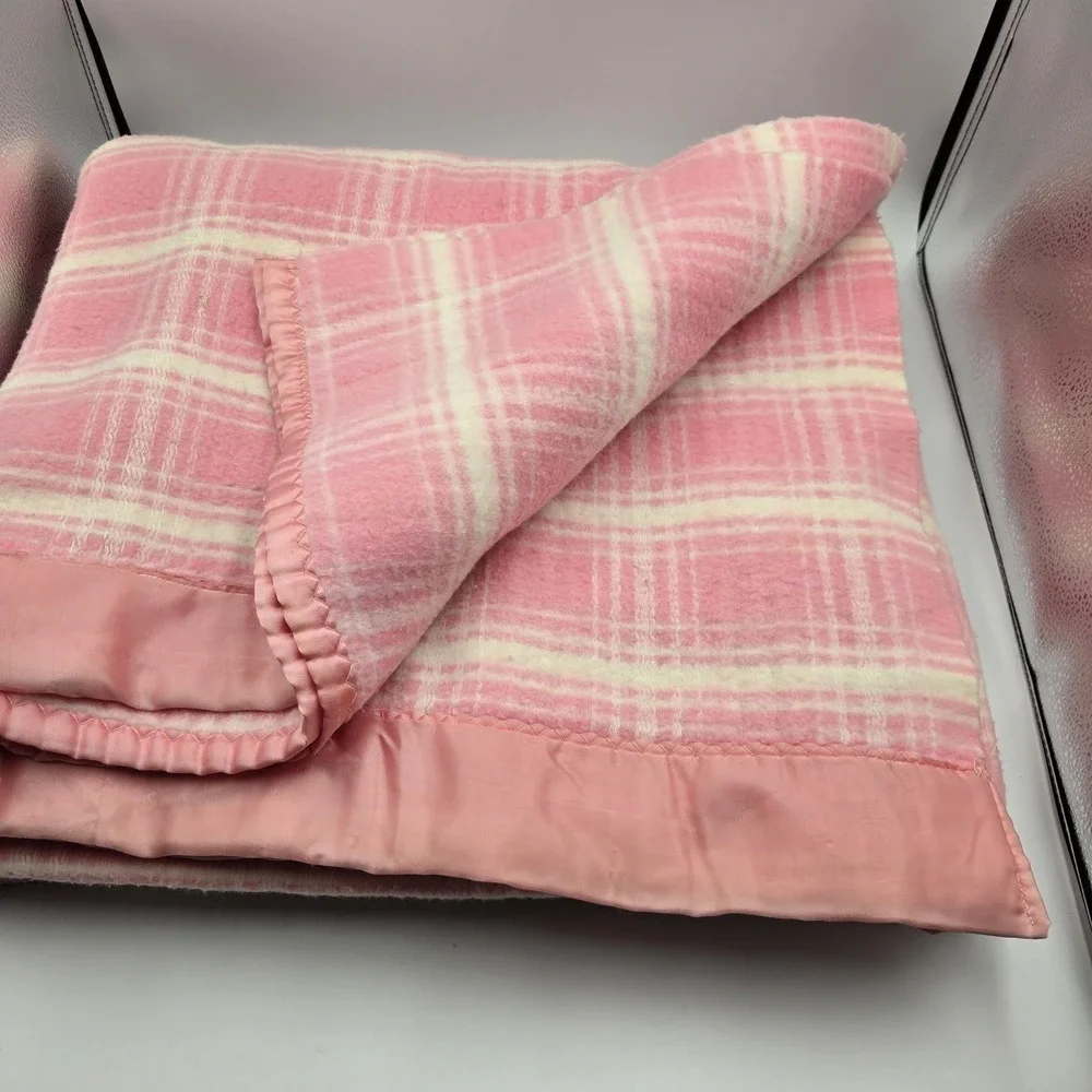 Vtg Thermal Double Satin Trim Pink Plaid Blanket Acrylic 75x75 Square‎ Grandma